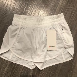 *SOLD* Lululemon Tracker Short V 4”